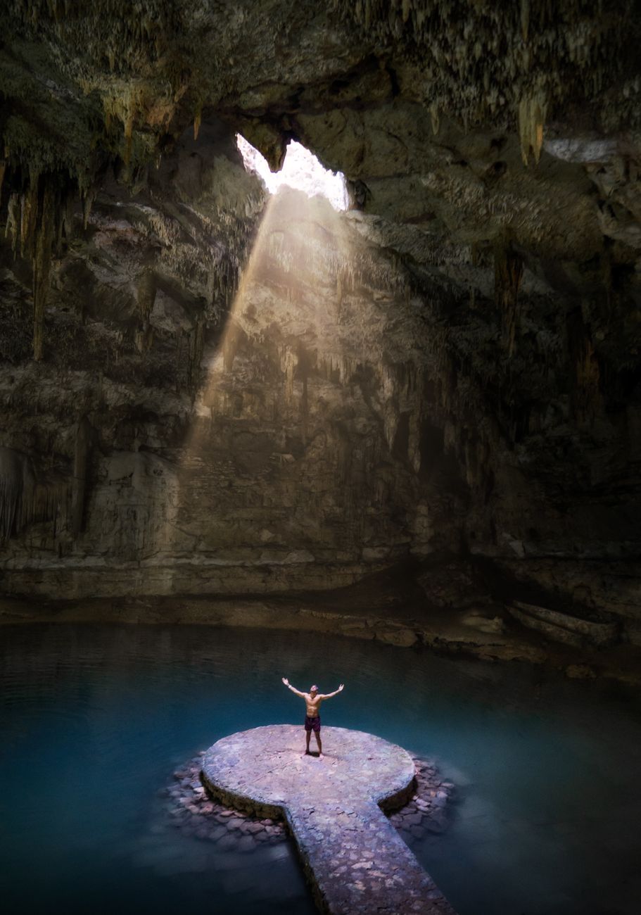 Cenote maya subterráneo